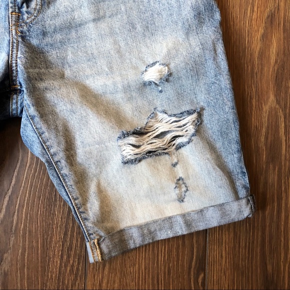 Distressed Light Wash GAP Denim Jean Shorts - Picture 4 of 5